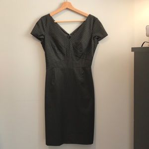 Banana Republic grey pinstripe sheath dress sz 4
